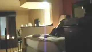 ديوث خاضع يشاهد زوجته تُهيمن عليها قضيب أسود