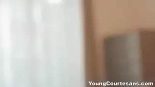 الفحل اليافع يقدم دخولاً خلفياً مكثفاً