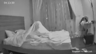 مراهقة ساخنة تمت ممارستها بكل وضع على الأريكة حتى قذفت