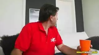 نيك مع ابنها في الحمام