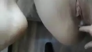 عاهرة شقراء مراهقة تمتلئ برجل مثار