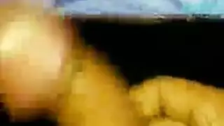 الشقراء المرحة ريمي تستمتع بالإيلاج المزدوج والبلع