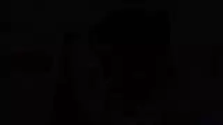 مراهقة بجانب المسبح تأخذ جنس شرجي مزدوج في ثلاثي مبلل