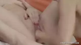 لطيف شقراء مشعرات لها الحمار