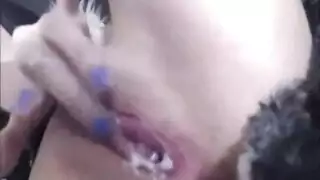 مراهقة ناعمة تكشف عن ثدييها الطبيعيين الكبيرين على الكام