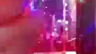 مثلية ثلاثية في النادي الليلي – إيلاج مزدوج مع عربية جميلة