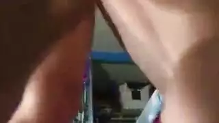ثنائي الأم الزوجة والأم الحموة في مثلث جنسي صريح