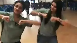 تسجيل صريح بالجوال حركة فردية