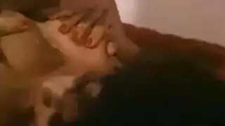 شهوة غير مؤهلة: حركة حلق عميق وابتلاع المني