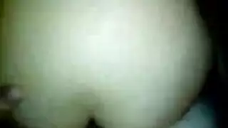العاهرة الصغيرة الحمراء شاي لوكس تتعرض لشرج خشن