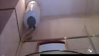 ناضجة مثيرة تضع نظارات ضخمة لممارسة جنس تحتcover
