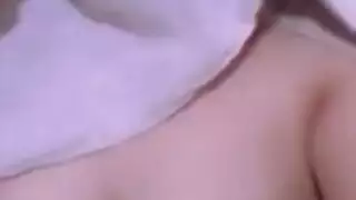 بنت بتاع بل خياره في كسها أمام كامير مصريةا مصريه في الحمامتعمل فديو