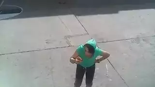 ولد خنيث وامه