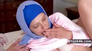 محجبة محمية لا تستطيع الانتظار—تصنع مغامرة إباحية فردية ساخنة