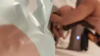 نيك مراهقة بالكاميرا المخفية مع رجل أكبر سناً