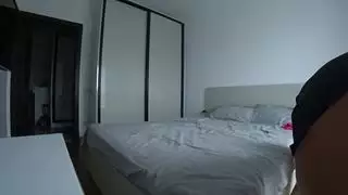 هذه العاهرة الشقراء تفضل جنسه الصعب