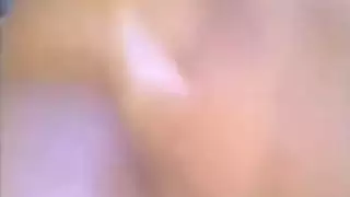 قضيب عملاق ينهال على مهبل يتدفق