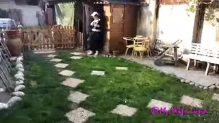إسراف باسكال مشعلاني في مشهد الجنس المزدوج الإباحي