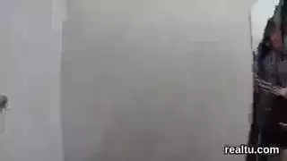 نجم بورن عابر يرش حمولات في هزة جماع شديدة
