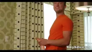 إكس إكس إكس ثنائي: شابان يمنحانها حمام منوي