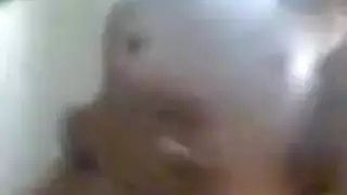 الأخت البريئة بيور تبتلع سائل أخيها