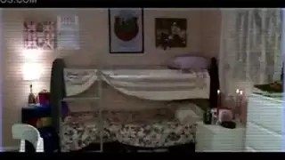 الجيران السيؤون والفتات العذراء مترجم
