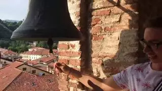 تلعب بكسها فما تقذف