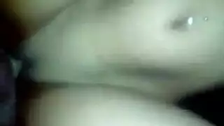 مص قضيبين يؤدي إلى جنس مكثف في فرج ضيق