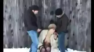 عاهرة روسية ورجل أصلع في أشرطة سكس متكررة