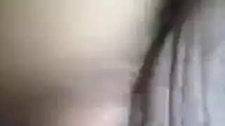 زوجة آسيوية حارة وزوجها في فيلم إباحي شرجي جماعي مكثف