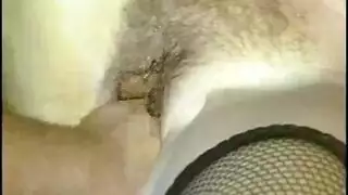 قحبة تمسك قحبة