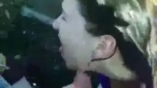 الطالب الجامعي يذهب مع معلمه ليسكن في منزله مترجم