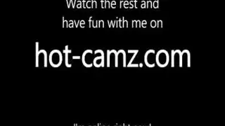 اخوه في غرفه كل واحد في سرير يتفرجو سكس