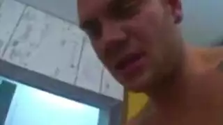 طيز شقراء ابيض ناصع