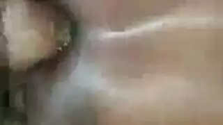 تدريب شرجي لممثلة بورن: أخذ ملحق القضيب العملاق بعمق