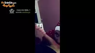 محجبة تلعب بكسحا