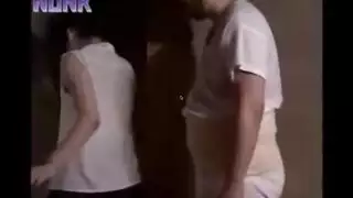 فحل آسيوي يأخذ قضيبين في مؤخرته
