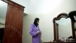 رجل يلكف مرتو تنيج