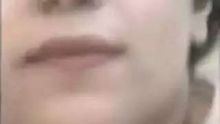 الفيديو اللي فيه البنت بتقوب لابوها اعمق اعمق في انه يحط قضيبه اوي في طيزها و يشد