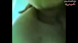 يحك زبه فقط لا يدخله