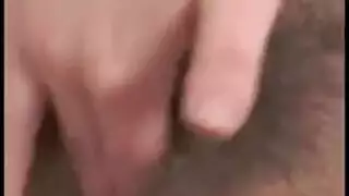 أول تصوير إباحي: فانيسا وميغان في مشهد ثلاثي محموم
