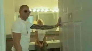 بورن سحاقي أشقر: مرح حميم بين سابرينا ونيكول