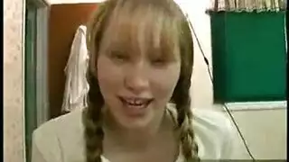 امرأة سمراء مناسبة ، مارست علاقة مع رجل وسيم من صالة الألعاب الرياضية ، لمجرد الحصول على مارس الجنس