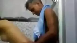 ينيك أمة وخالتي بالحمام نارمايفا
