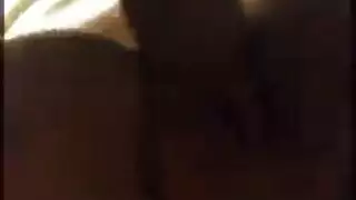 أم مثيرة تأخذ شرج قاسي وقذف داخلي