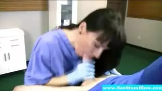 يريد الطالب الصادق ممارسة الجنس من الخلف في وضع هزلي