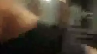شقراء في فيلم إباحي تمارس وضعية الفارسة بشدة