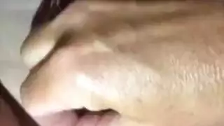 الفتاة الجميلة جينا تركب عضوة الجد السميكة خلال جصة مبللة في الحمام