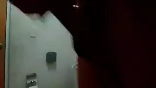 امرأة خائنة تُضرب بقوة من قبل شاب أسود بمؤخرة مشدودة