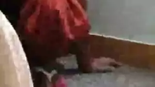 ممارسة جنس خلسة في الاستراحة: الخادمة تركب القضيب الصلب لرئيسها